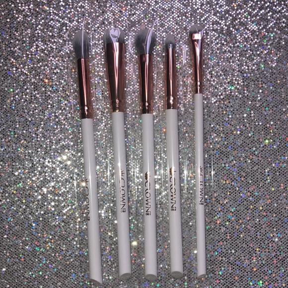 👸🏽🆕👸🏽Crown All Eyes On You 5pc Luxe Brush Set - Picture 2 of 6